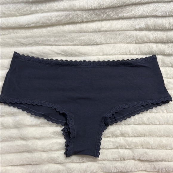 VS Cheeky Panty - Picture 2 of 4